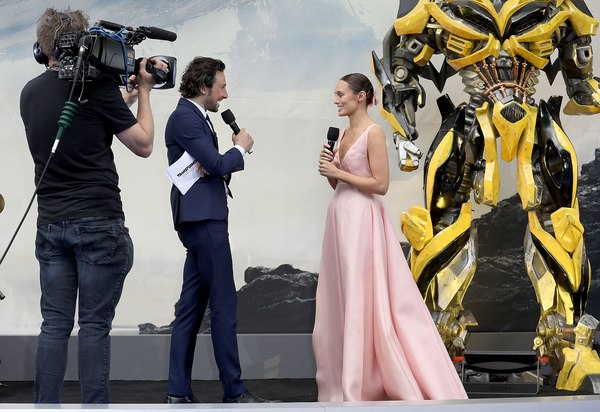 Transformers The Last Knight   Michael Bays Official Photos From Global Premiere In London  (23 of 136)